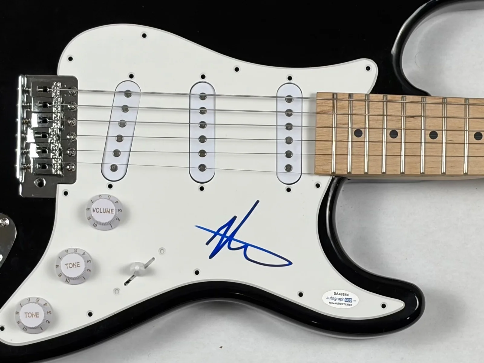 Cage The Elephant Matt Shultz Signed Autograph Electric Guitar Lead Singer ACOA, изображение 5