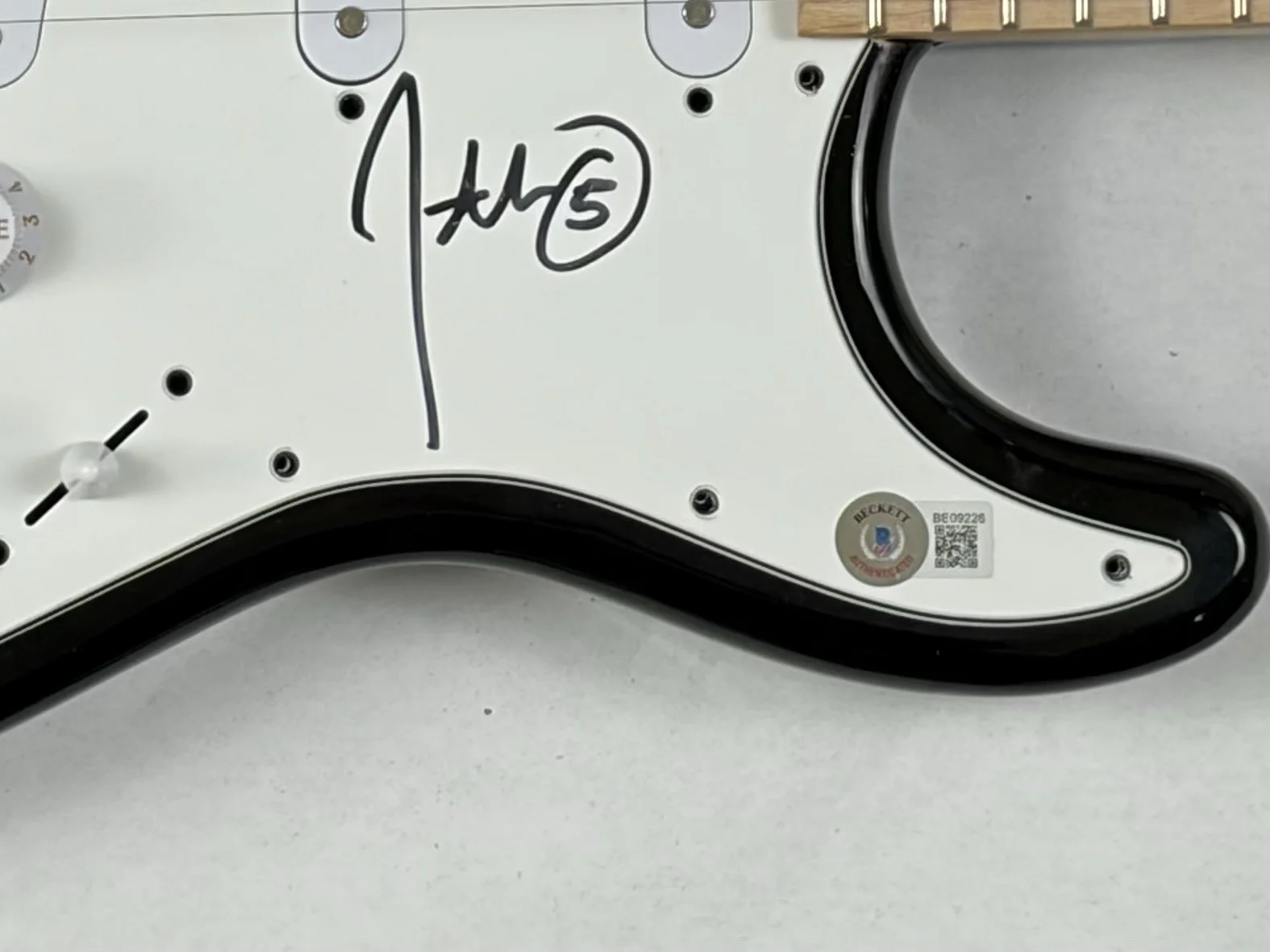 John 5 MOTLEY CRUE Signed Autograph Electric Guitar Band Guitarist Beckett COA, image 5