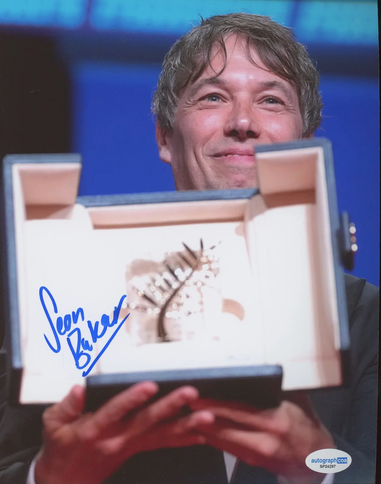 Sean Baker — Sean Baker ANORA Director Signed Cannes 2024 Palme d'or ANORA 8x10 Photo ACOA, изображение 2