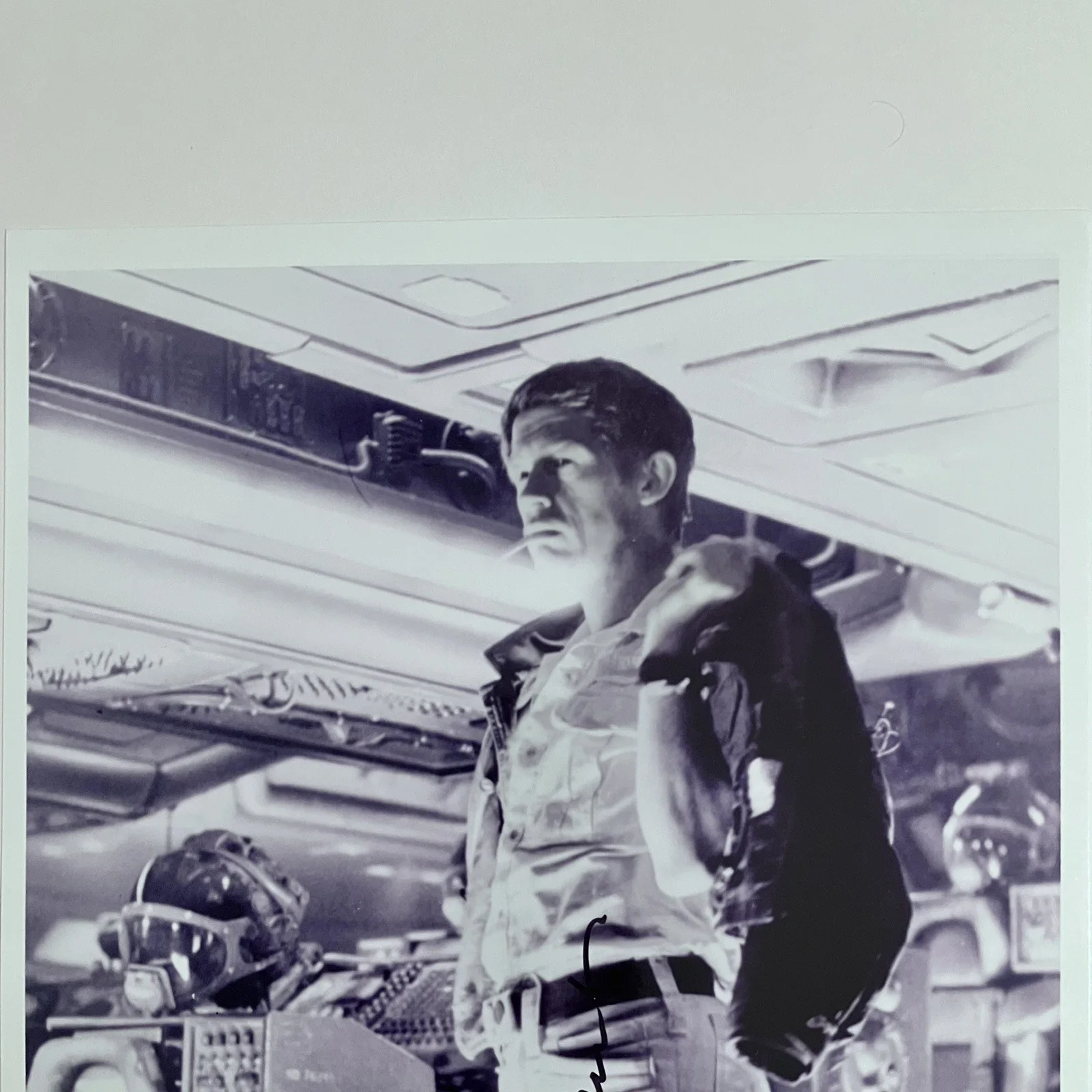 John Hurt — ALIEN (1979) Signed 8x10 Photo / JOHN HURT (1940-2017) as Kane / ELEPHANT MAN, image 3