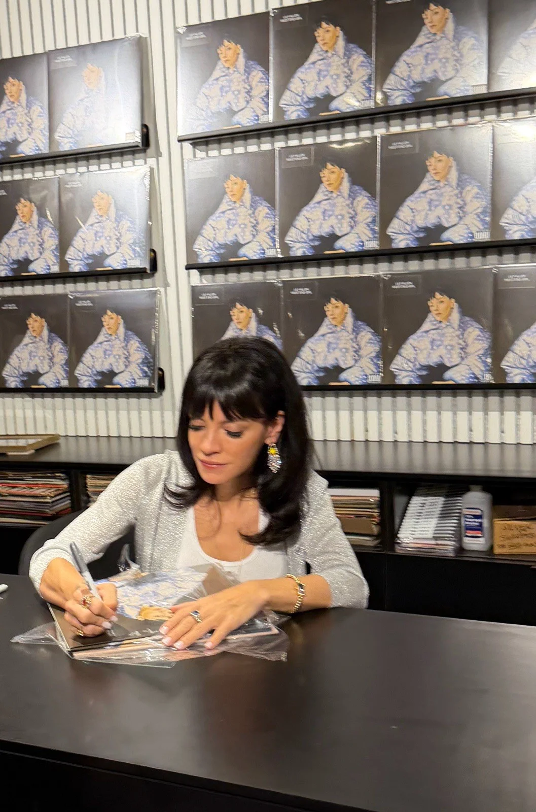Lily Allen West End Girl Vinyl Autographed Signed New Record, image 3