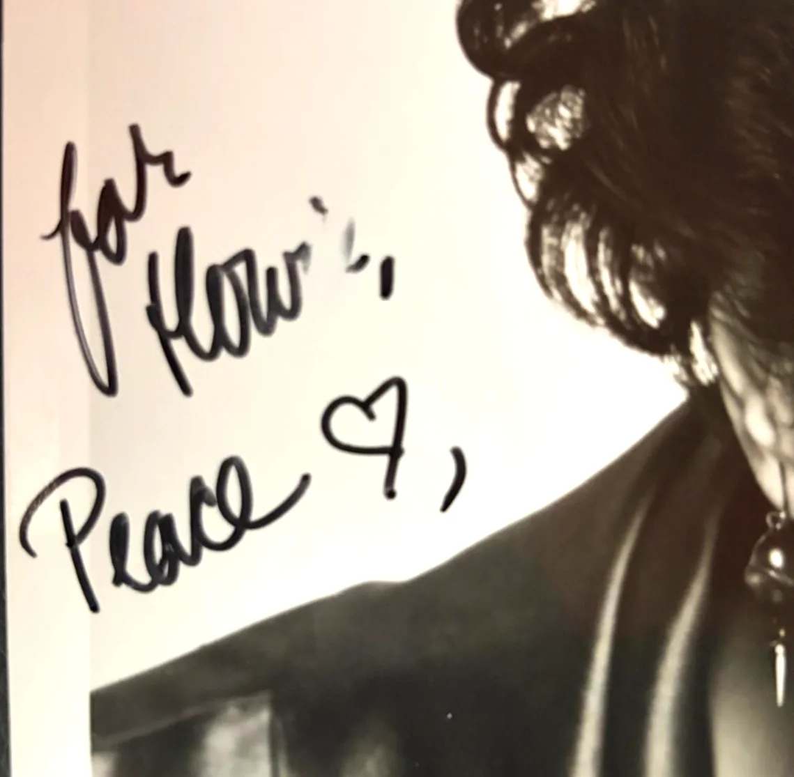 Sean Young — SEAN YOUNG SIGNED AUTOGRAPHED 8X10 PHOTO RARE STRIPES BLADE RUNNER FORD PSA COA, image 3