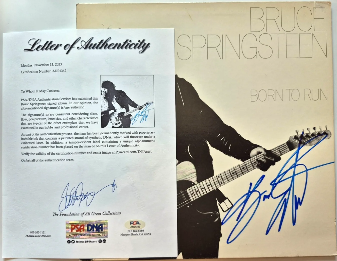 Bruce Springsteen — BRUCE SPRINGSTEEN SIGNED AUTO BORN TO RUN ALBUM RARE BORN IN THE USA PSA LOA, изображение 2