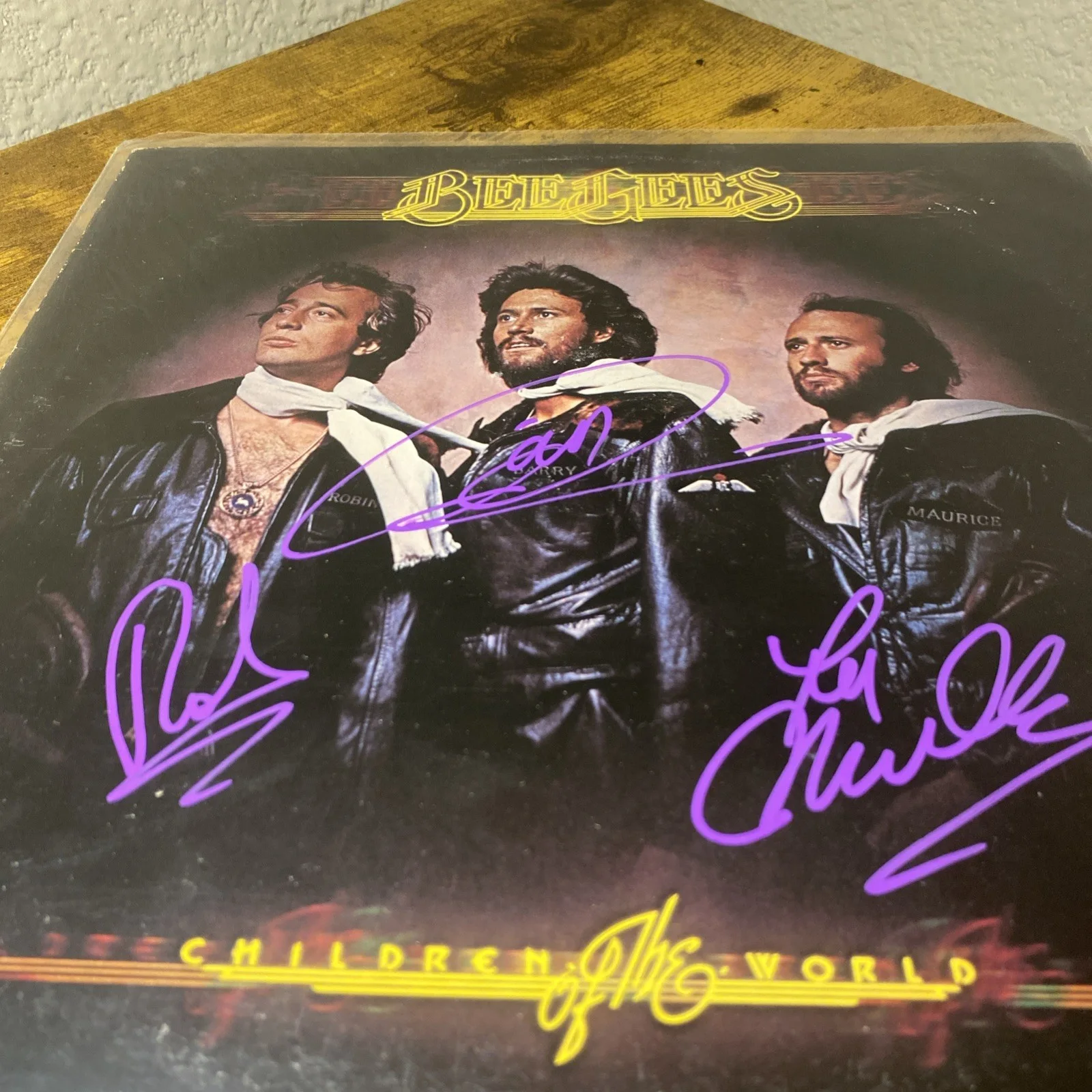 BEE GEES RARE “CHILDREN OF THE WORLD” VINYL SIGNED, image 2
