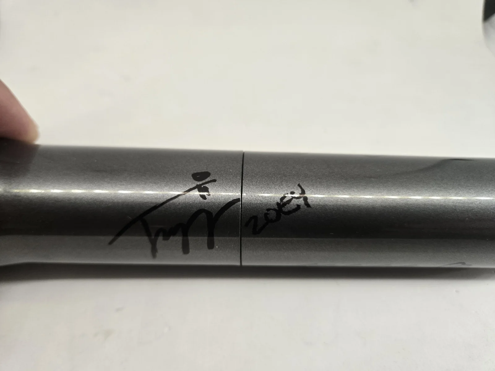 Rei Ami — Arden Cho/May Hong/Ji-Young Yoo Signed KPOP Demon Hunters Microphone! JSA COA, image 2