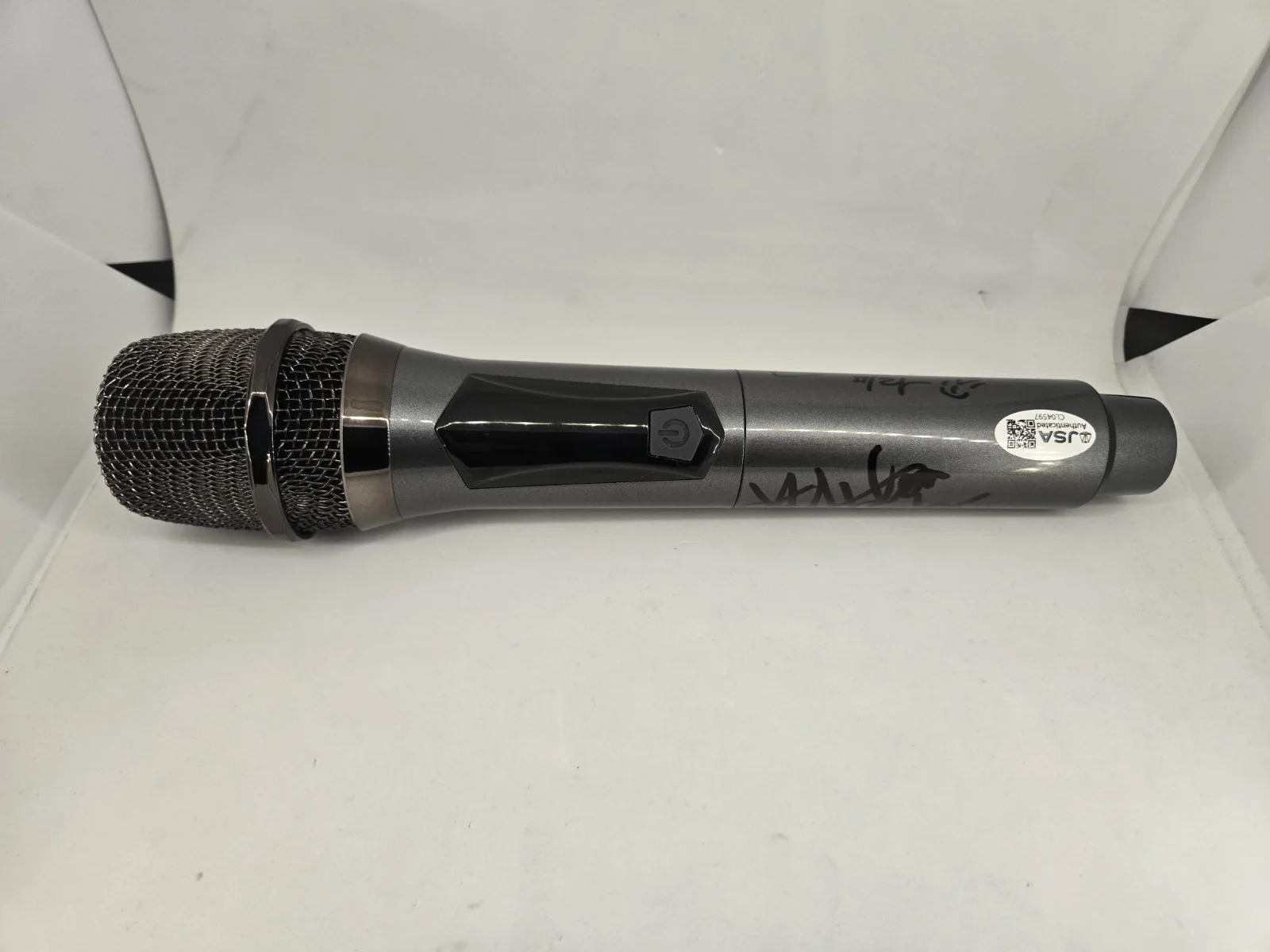 Rei Ami — Arden Cho/May Hong/Ji-Young Yoo Signed KPOP Demon Hunters Microphone! JSA COA, image 4