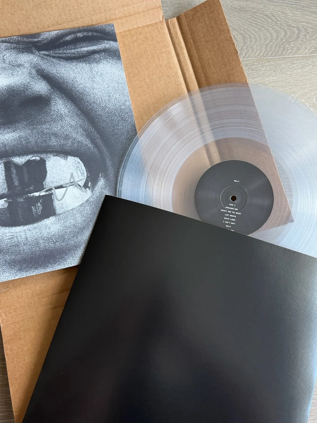 SIGNED KANYE WEST YE BULLY VINYL LP LIMITED CLEAR IN HAND ❤️✅ SHIPS ASAP RARE, изображение 2