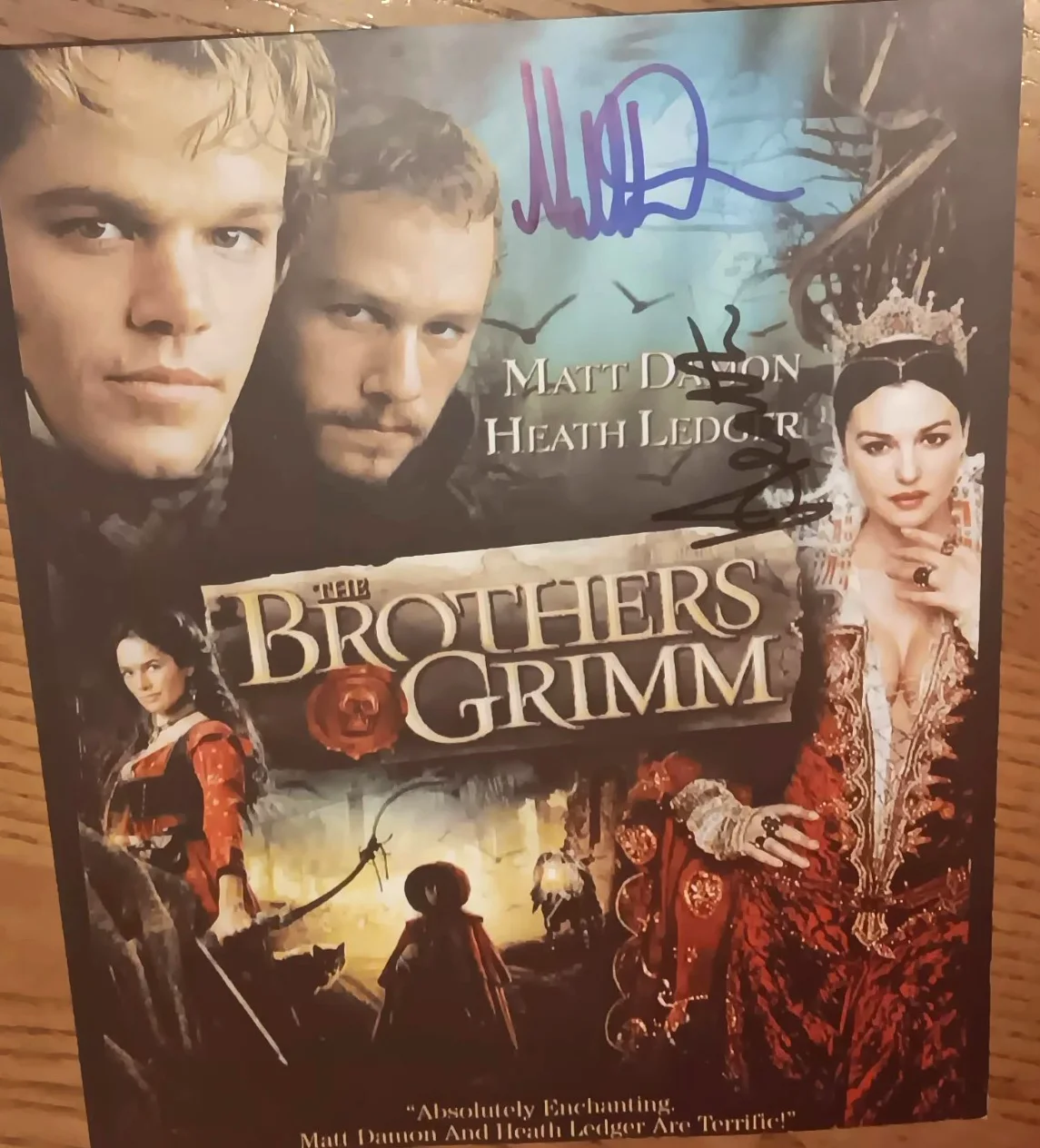 HEATH LEDGER, MATT DAMON — Signed Brothers Grimm Movie Photo Heath Ledger Batman Joker Matt Damon with COA, изображение 2