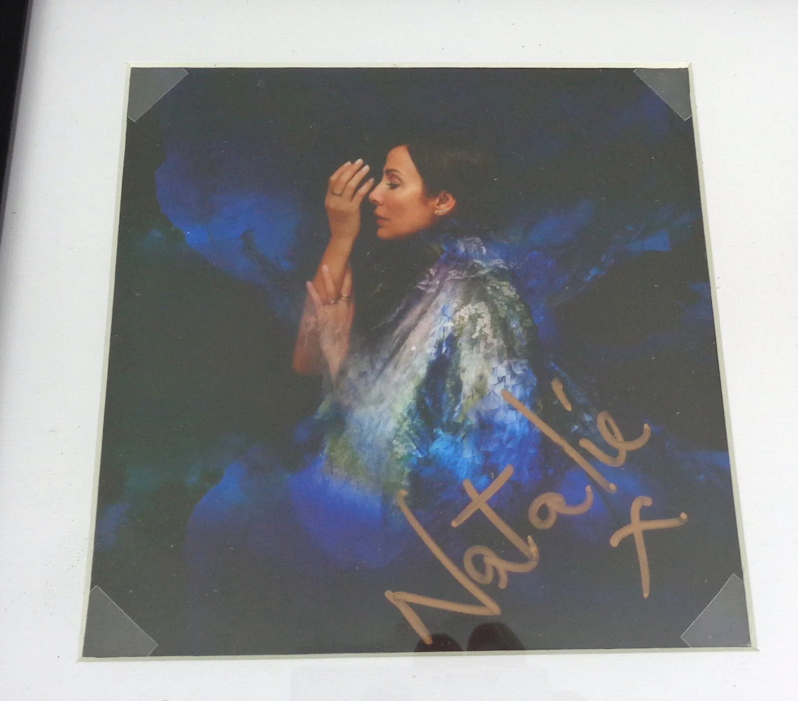Natalie Imbruglia — Natalie Imbruglia Signed Autograph Firebird CD Framed PSA/DNA COA, image 2
