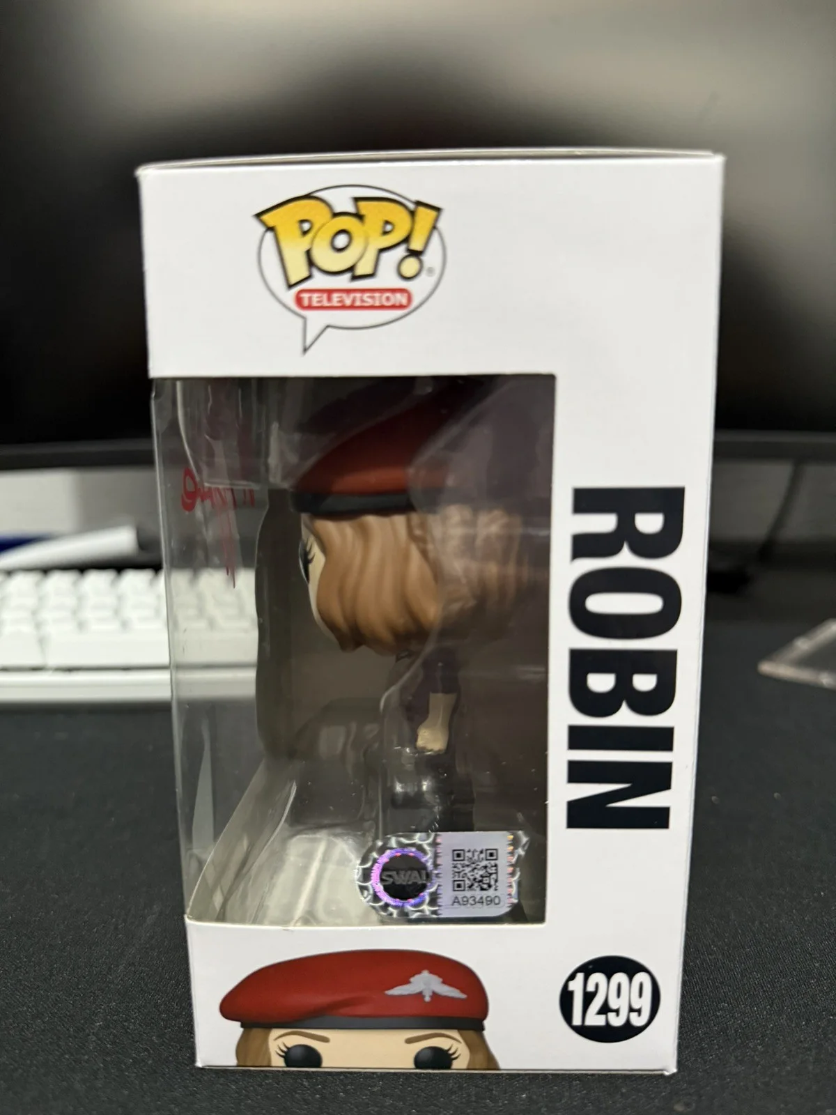 Maya Hawke — Maya Hawke Signed Autographed Robin Stranger Things Funko #1299 SWAU COA, image 3