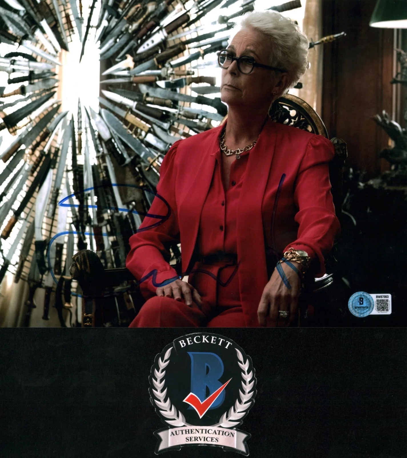 jamie lee curtis — Jamie Lee Curtis Signed Autographed Knives Out 8x10 Photo Queen Actress BAS COA