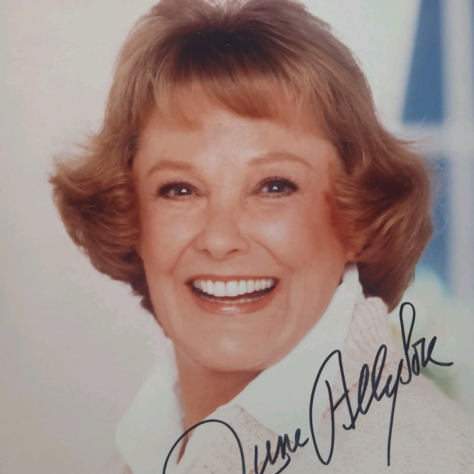 june allyson — june allyson signed 8x10 photo too young to kiss two girls and a sailor actress, изображение 2