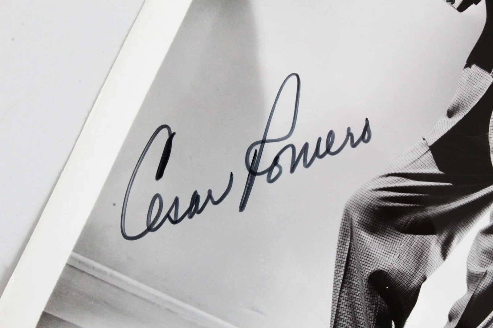 Cesar Romero Signed Photo 8x10 - COA JSA, image 2