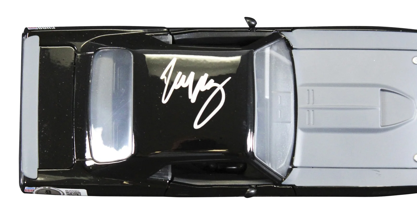 Michelle Rodriguez — Michelle Rodriguez Fast And Furious Signed Barracuda 1:24 Die Cast Metal Car BAS, image 3