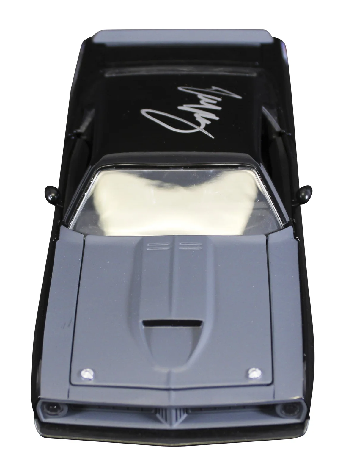 Michelle Rodriguez — Michelle Rodriguez Fast And Furious Signed Barracuda 1:24 Die Cast Metal Car BAS, image 5