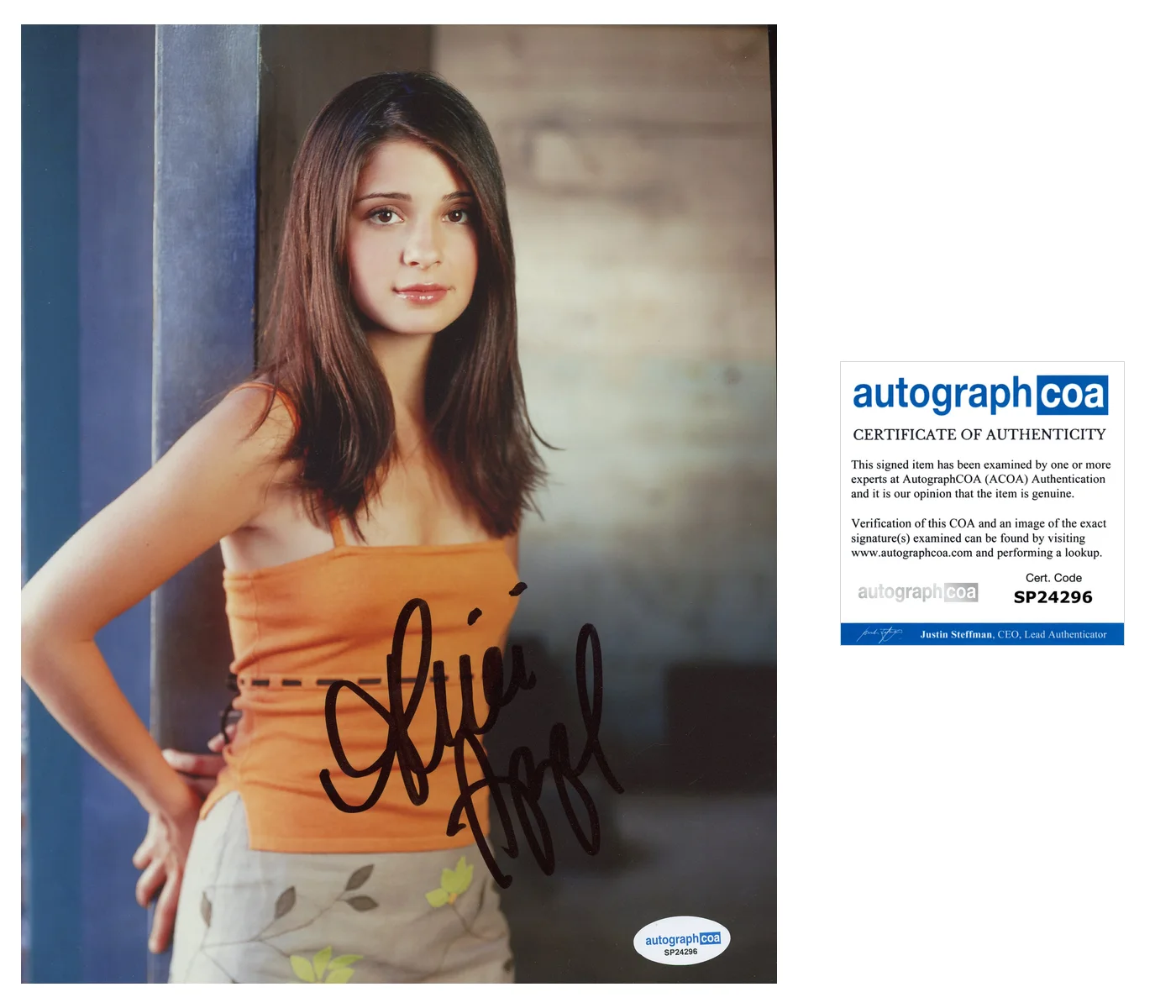 Shiri Appleby — Shiri Appleby Signed Autographed ROSWELL 8x10 Photo EXACT Proof ACOA C UnReal
