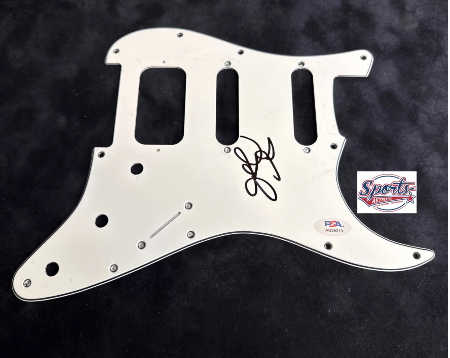 Zoe Saldana — Zoe Saldana Signed Electric Pickguard PSA AQ69219