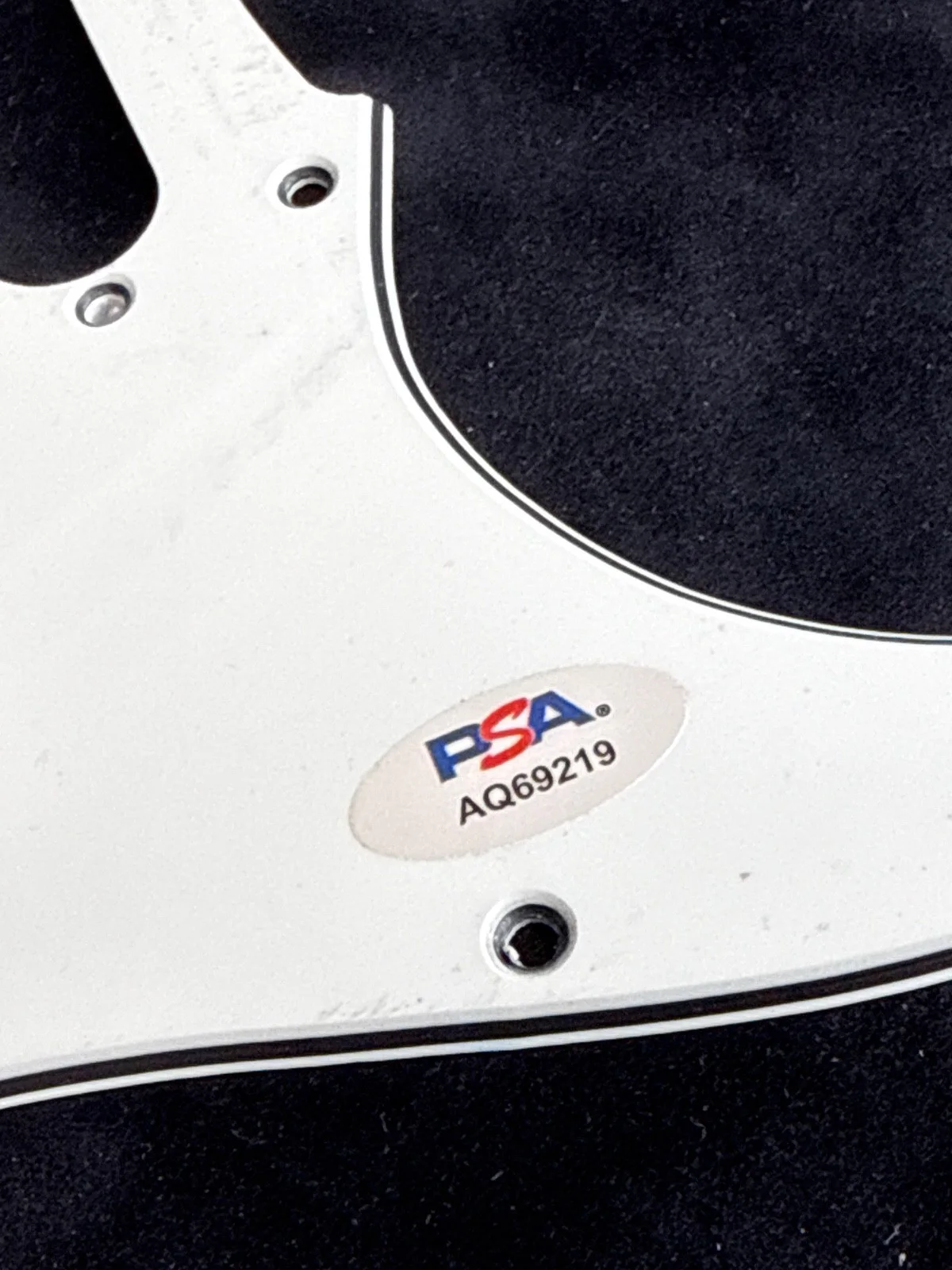 Zoe Saldana — Zoe Saldana Signed Electric Pickguard PSA AQ69219, image 2