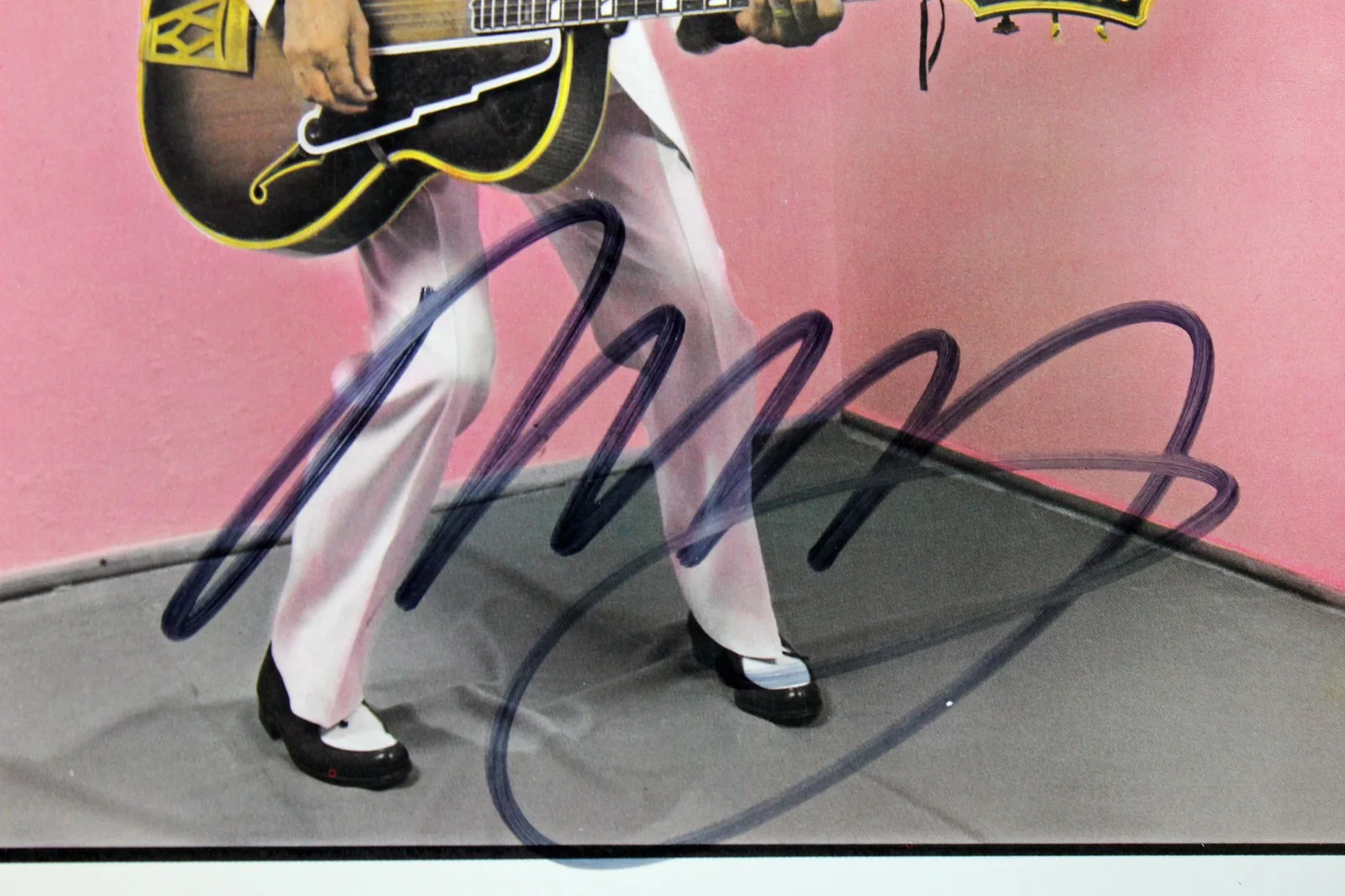 Neil Young — Neil Young Authentic Signed Everybody's Rockin Album Cover PSA/DNA #AA84128, image 2