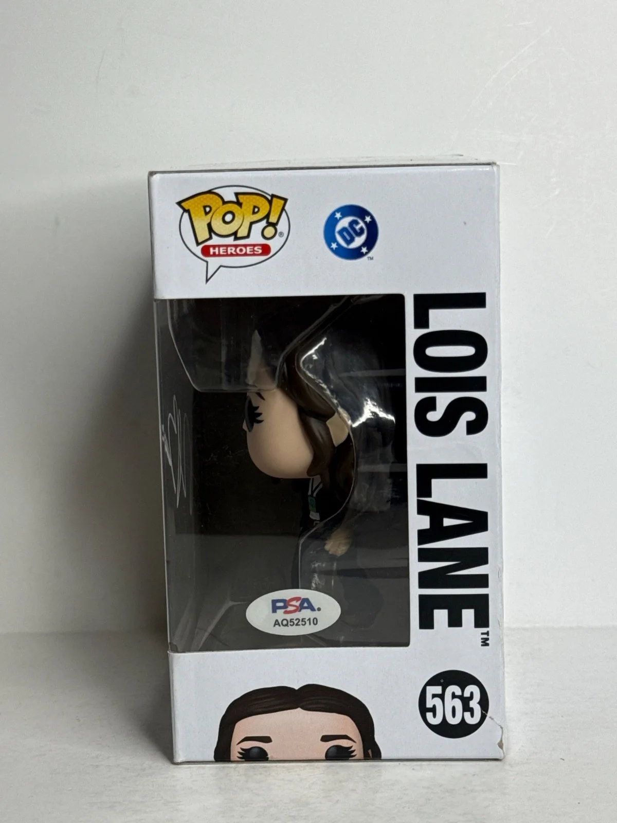Rachel Brosnahan — Rachel Brosnahan Signed Lois Lane Superman Funko #563 PSA AQ52510, изображение 2