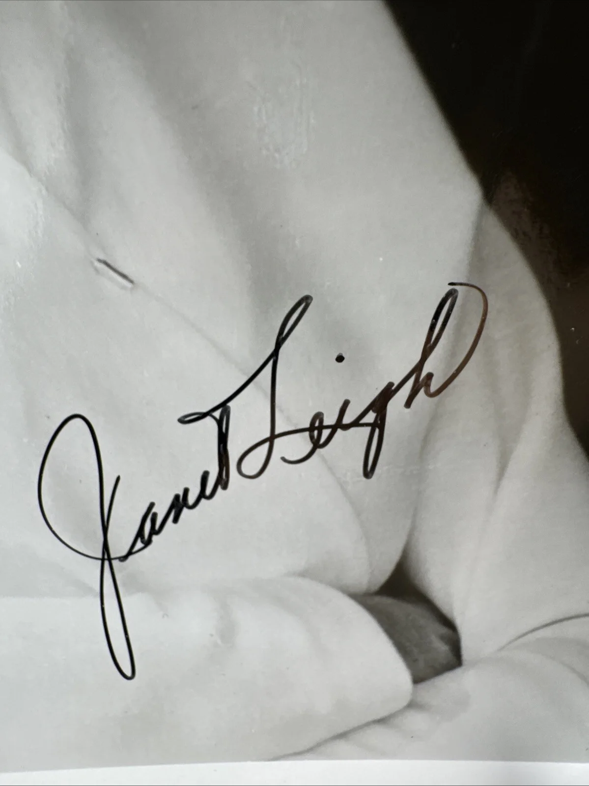 JANET LEIGH SIGNED 8X10, image 3