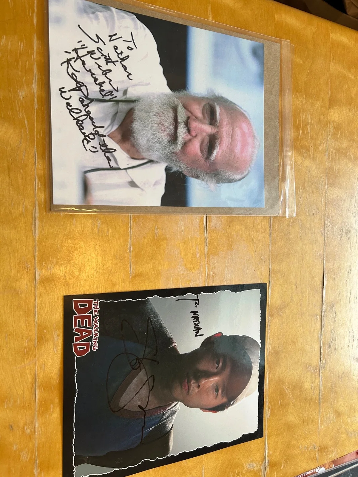 Scott Wilson/Emily/Steven Yeun — walking dead trio autographed photos (Scott Wilson/Steven Yeun/Emily Kinney, изображение 3