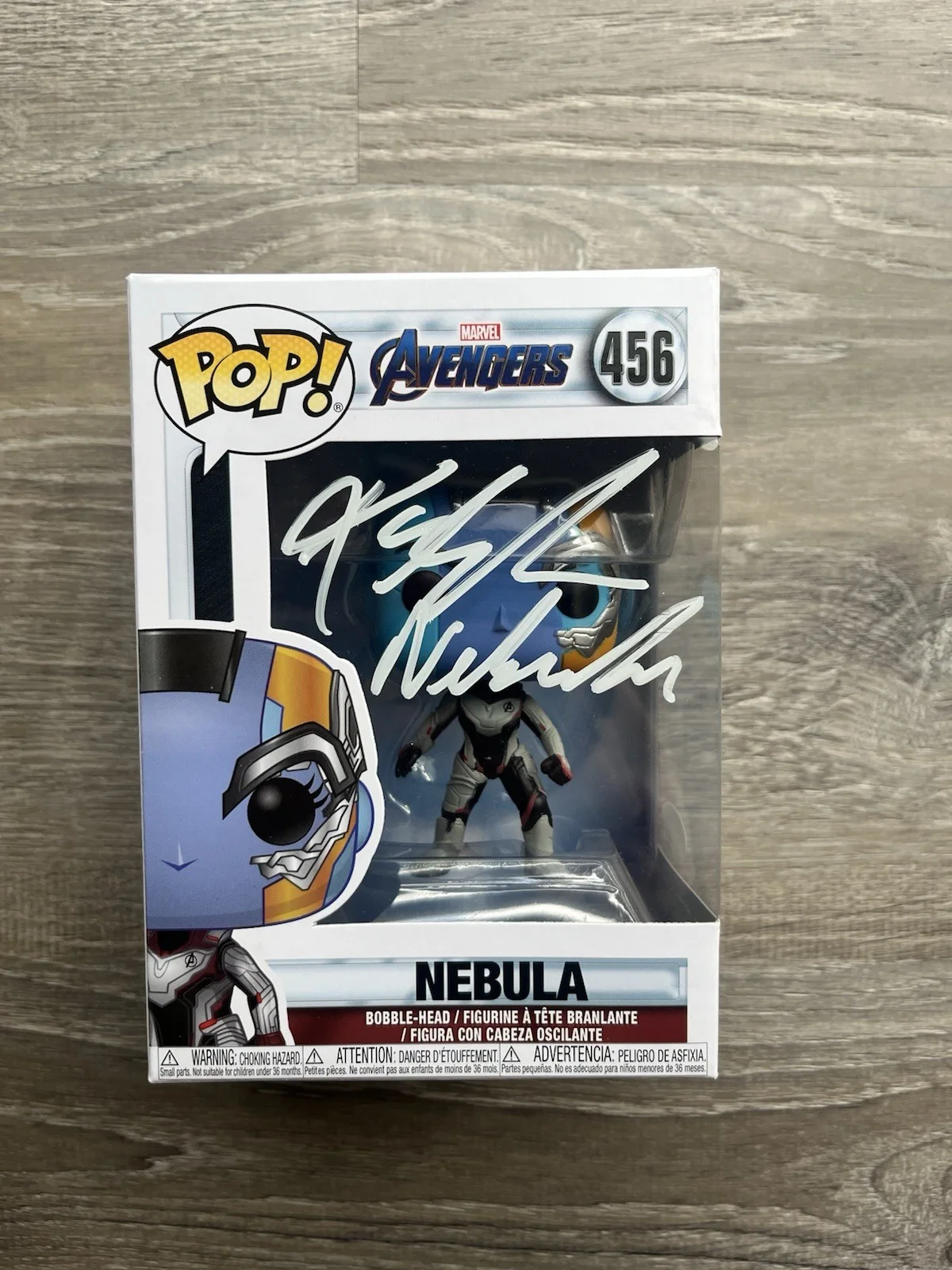 Karen Gillan — Karen Gillan Signed Nebula Funko Pop JSA COA Avengers Guardians Of The Galaxy, изображение 2