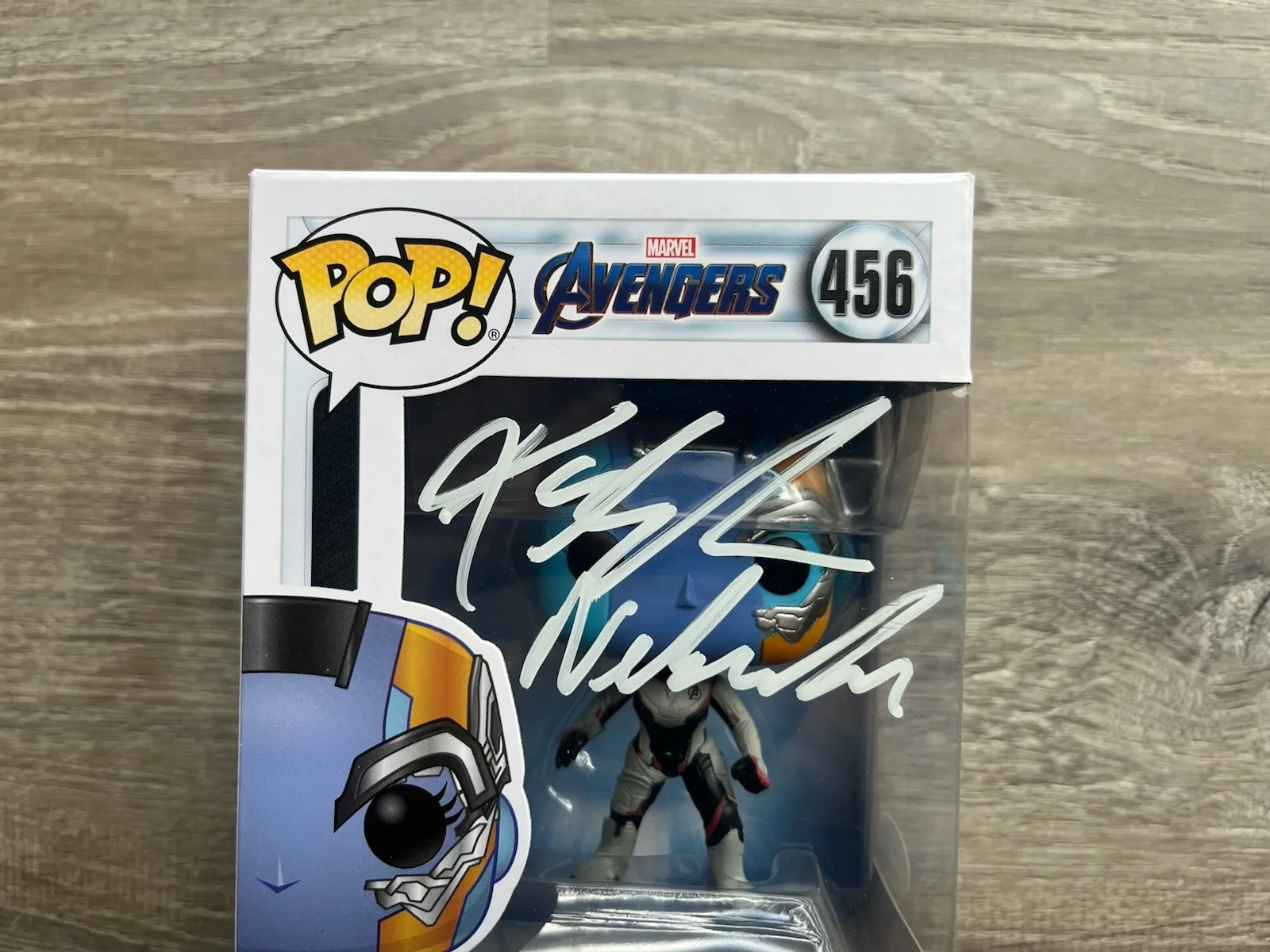 Karen Gillan — Karen Gillan Signed Nebula Funko Pop JSA COA Avengers Guardians Of The Galaxy, изображение 3