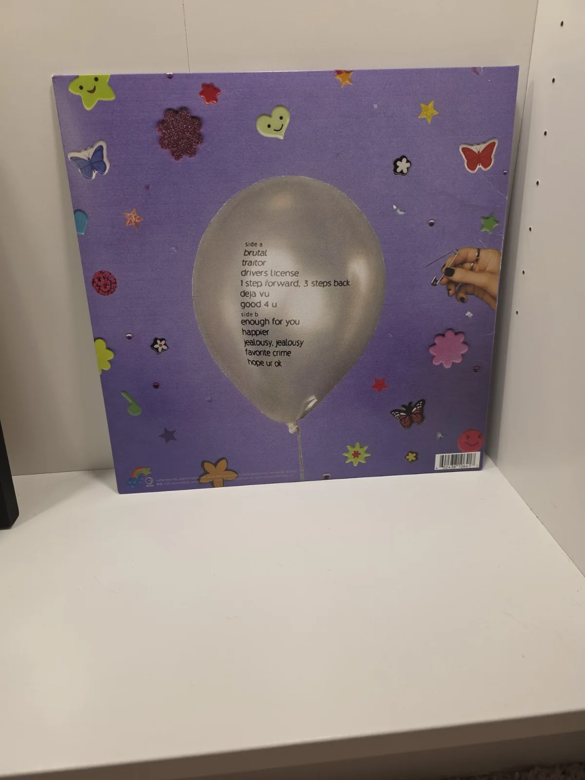 Olivia Rodrigo Signed SOUR vinyl cover JSA LOA, image 2