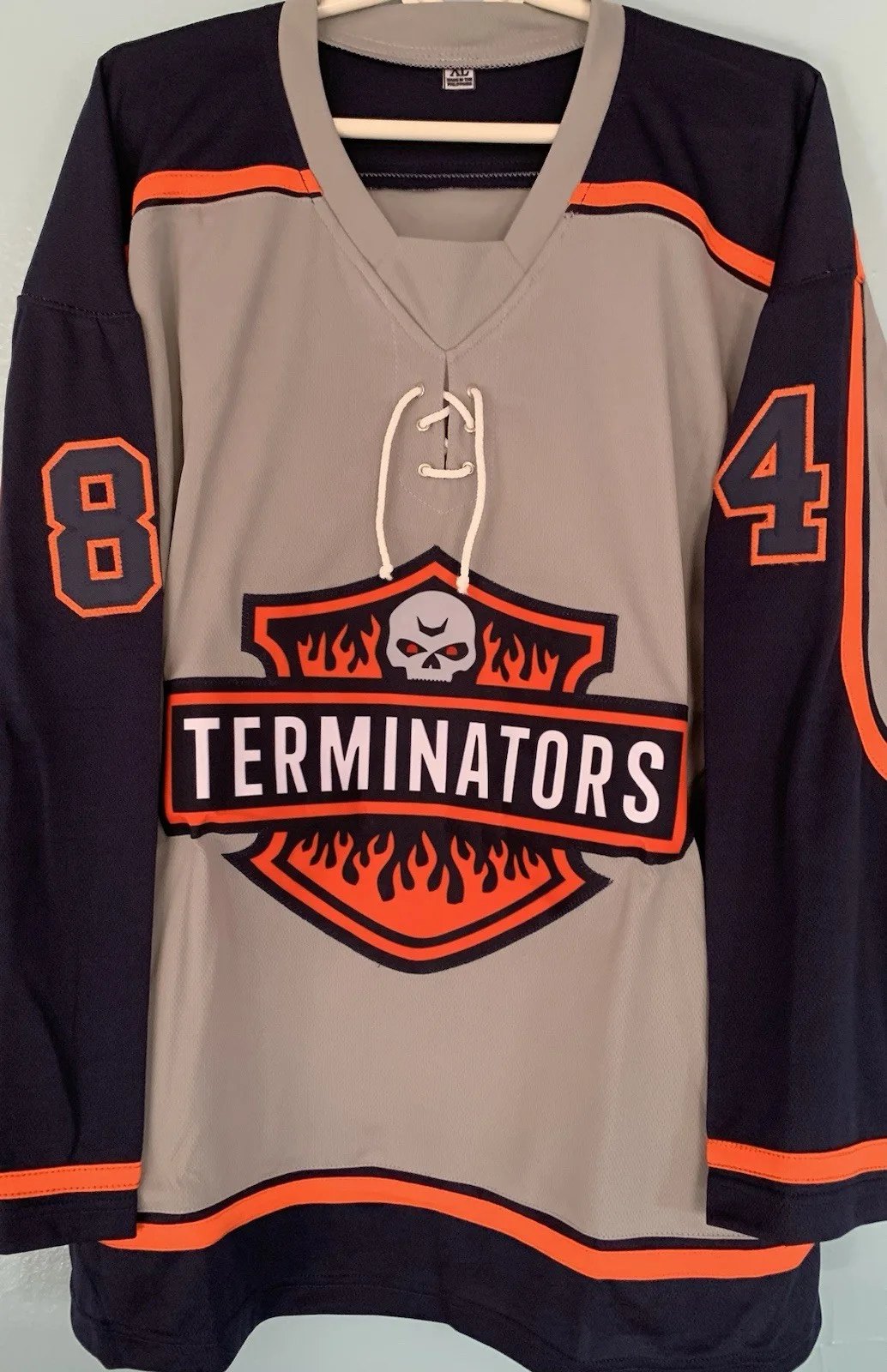 Michael Biehn — Michael Biehn Signed Autographed Kyle Reese Jersey The Terminator with JSA COA., image 2