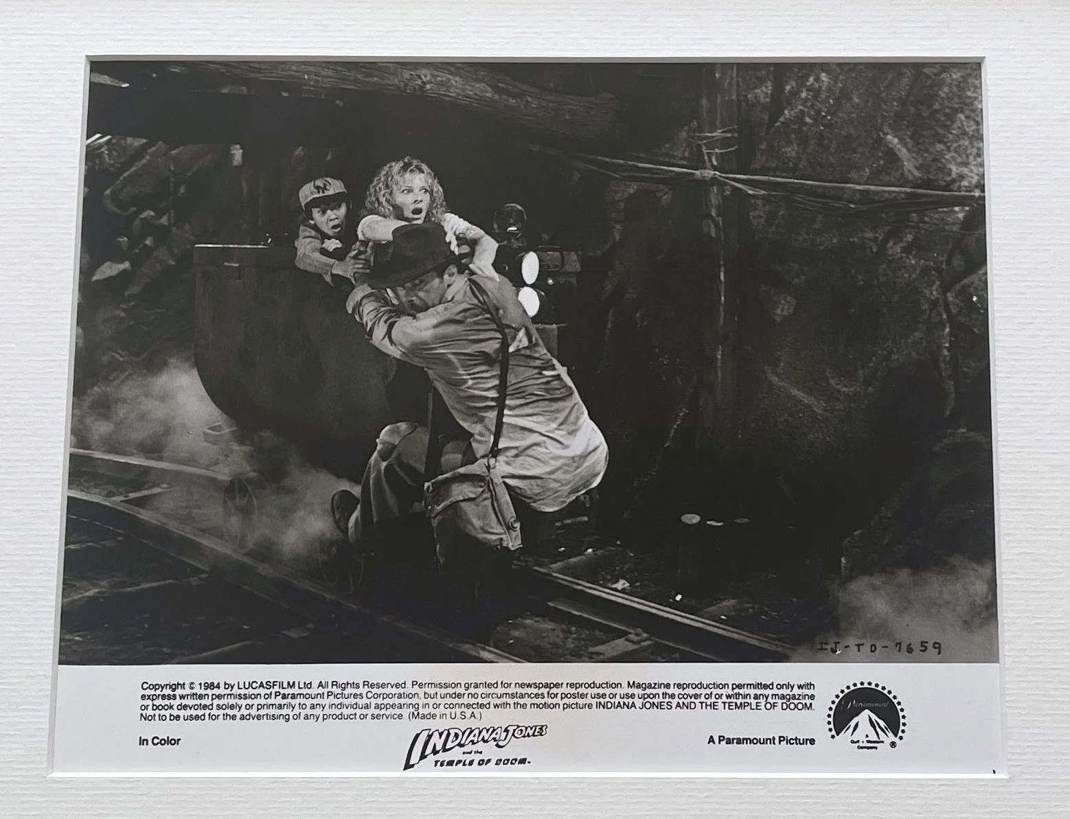 Indiana Jones And The Temple Of Doom Original Framed 8X10 Inch Press Photo, изображение 3