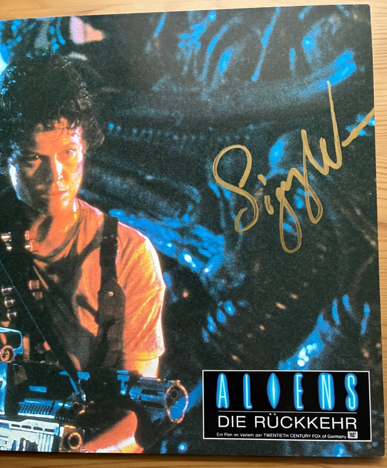 Sigourney Weaver — Sigourney Weaver Signed Aliens Die Rückkehr 8x10 Lobby Card Autograph Ripley BAS, изображение 2