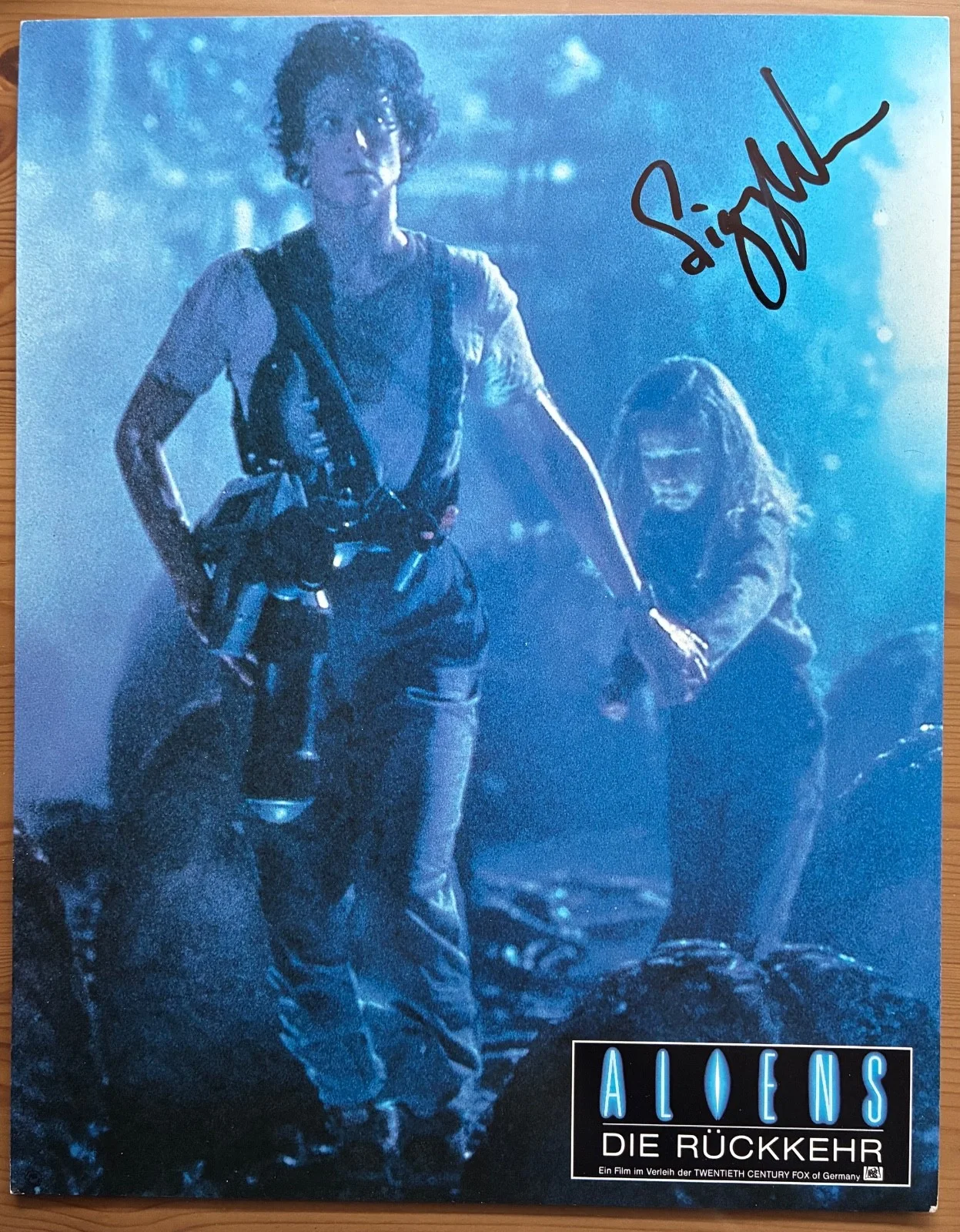 Sigourney Weaver — Sigourney Weaver Signed Aliens Die Rückkehr 8x10 Lobby Card Autograph Ripley BAS