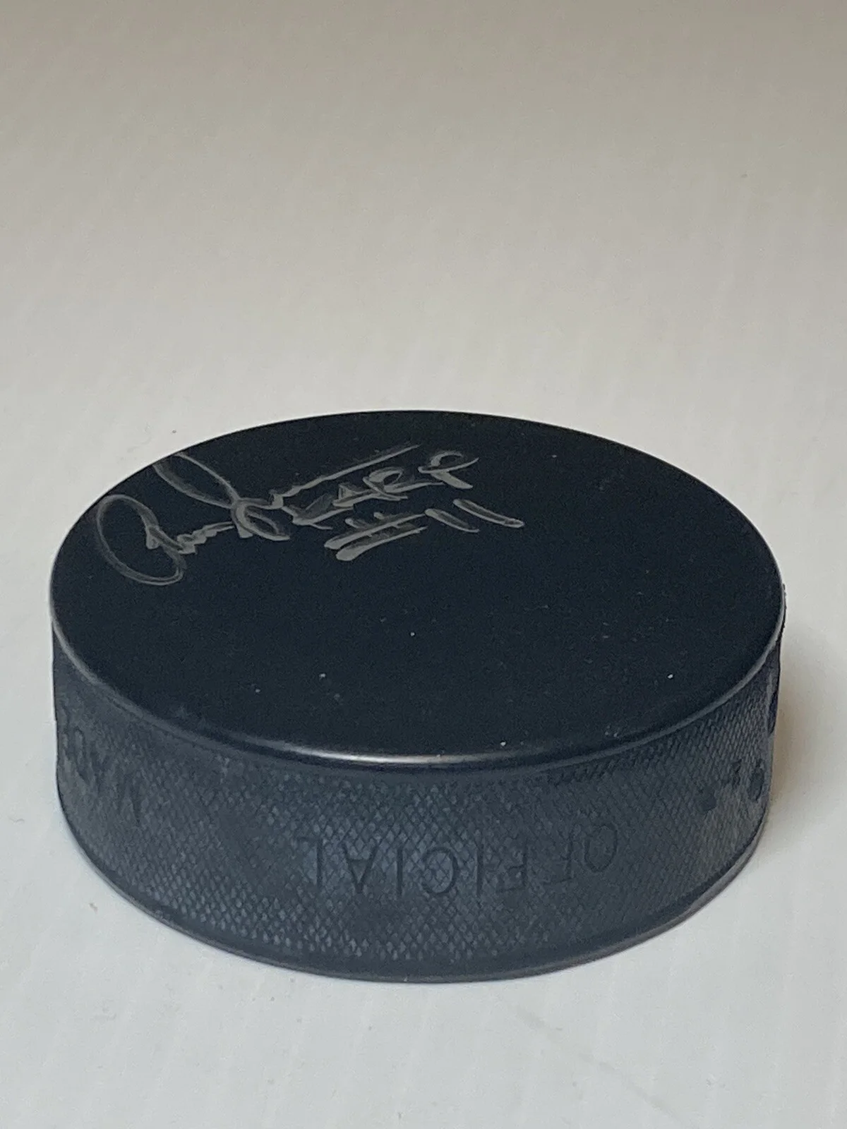 Aaron Schwartz Karp Signed Autographed Mighty Ducks Movie Hockey Puck, изображение 3