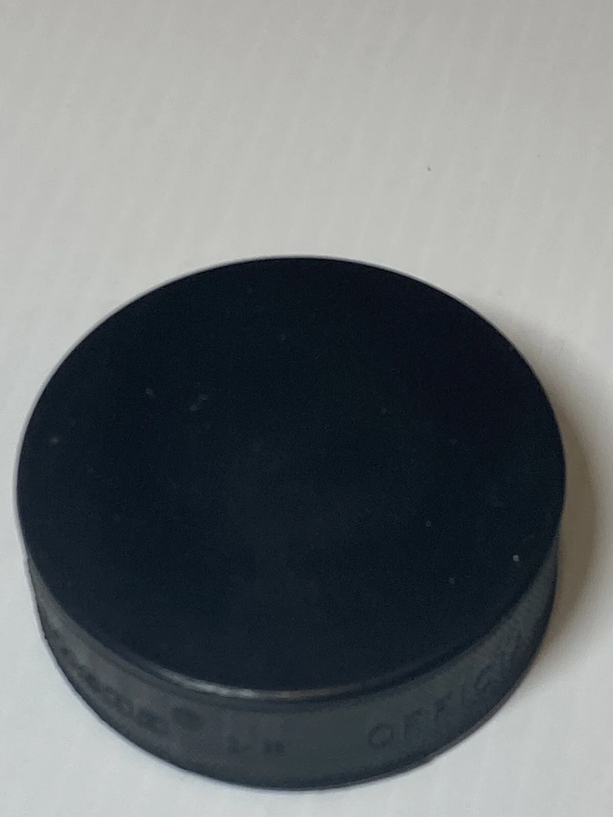 Aaron Schwartz Karp Signed Autographed Mighty Ducks Movie Hockey Puck, изображение 5