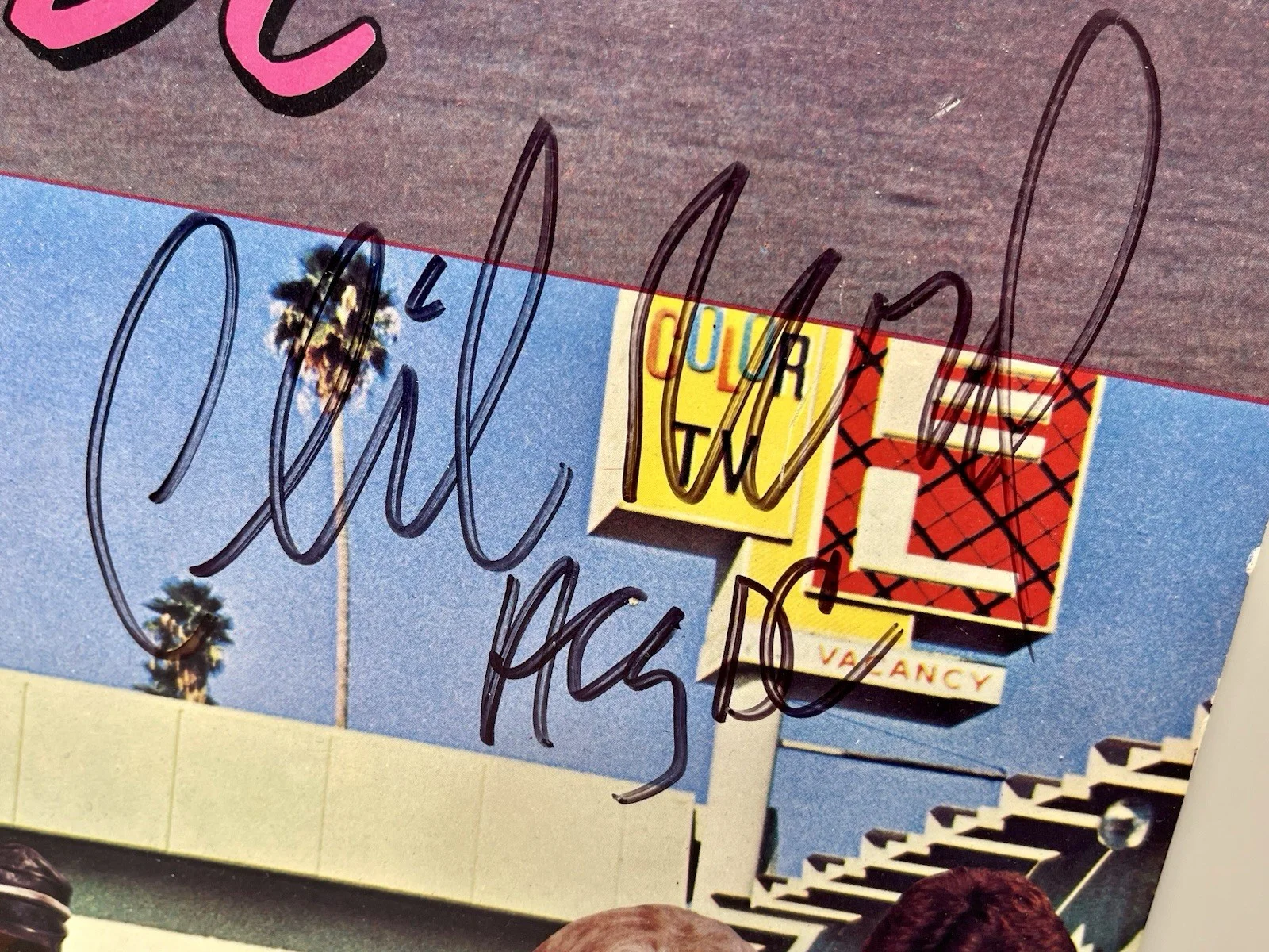AC/DC Signed Dirty Deeds Done Dirt Cheap Album Sleeve - All 5 Members AUTOGRAPH, изображение 4