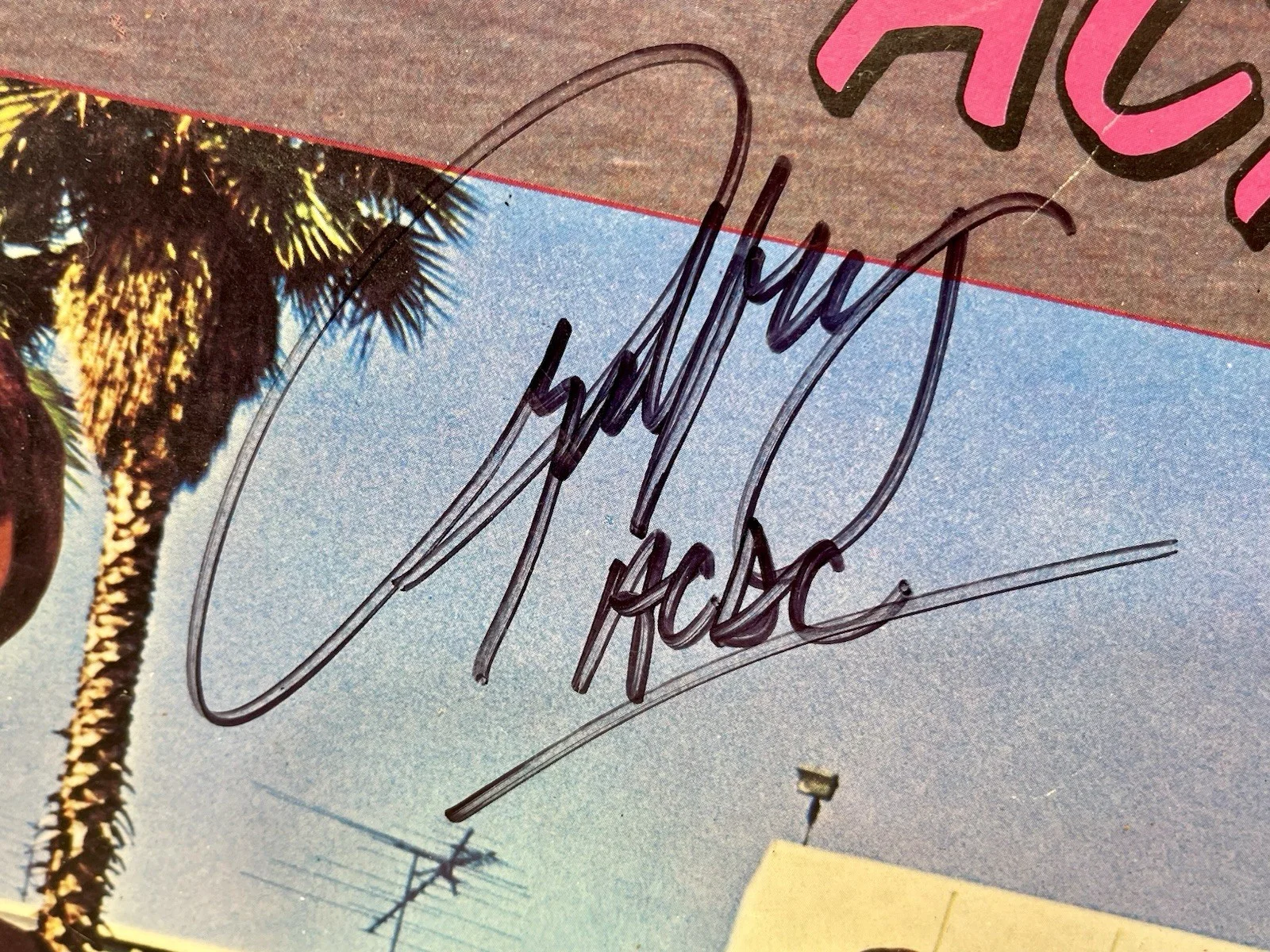 AC/DC Signed Dirty Deeds Done Dirt Cheap Album Sleeve - All 5 Members AUTOGRAPH, изображение 5