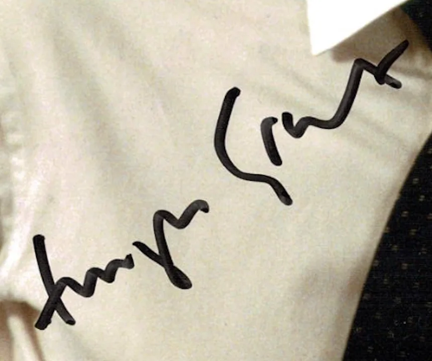 Hugh Grant — Hugh Grant Heretic Autographed Signed 8x10 Photo AMCo COA 22695, изображение 2