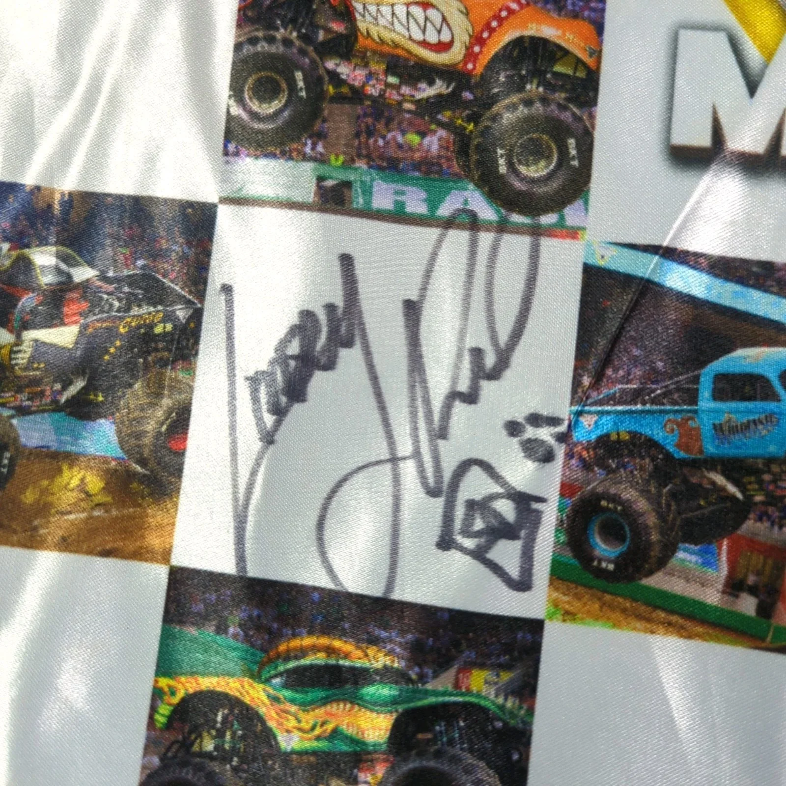 Megalodon / MORE — Autographed 2022 Monster Jam Flag 21”x15” Signed By 4 Drivers, image 4