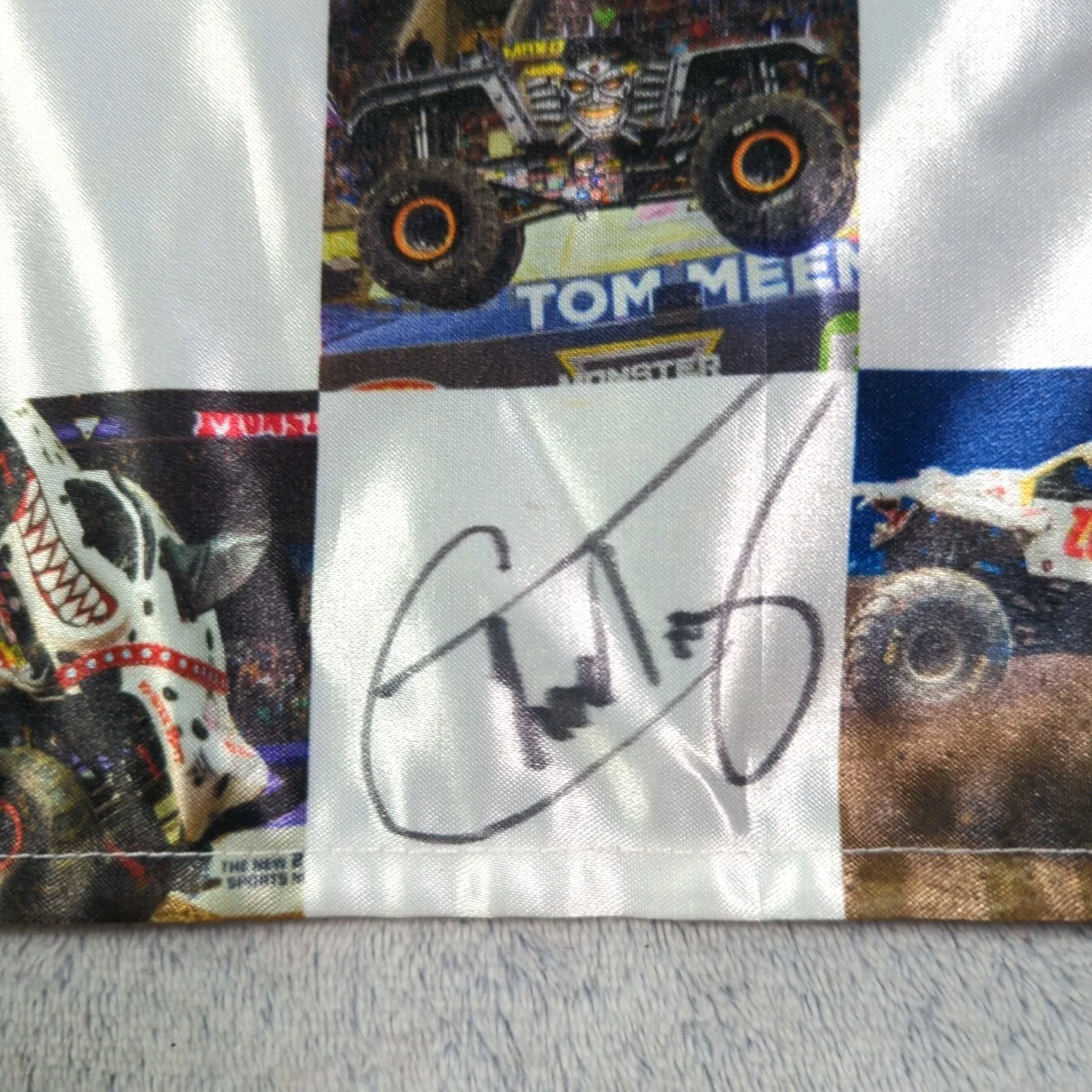 Megalodon / MORE — Autographed 2022 Monster Jam Flag 21”x15” Signed By 4 Drivers, image 5