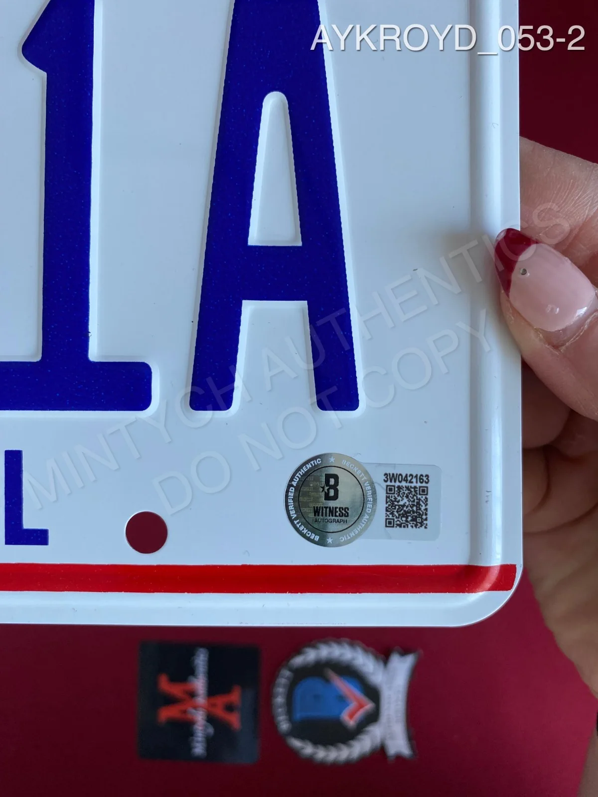 Dan Aykroyd — Dan Aykroyd autographed signed Ecto-1A New York license plate Beckett COA, изображение 2