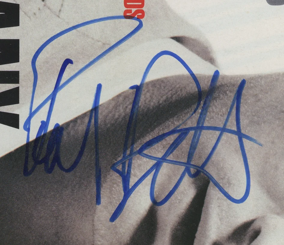 Paul Bettany Vision Iron Man Autographed Signed Magazine Photo AMCo COA 24613, изображение 2