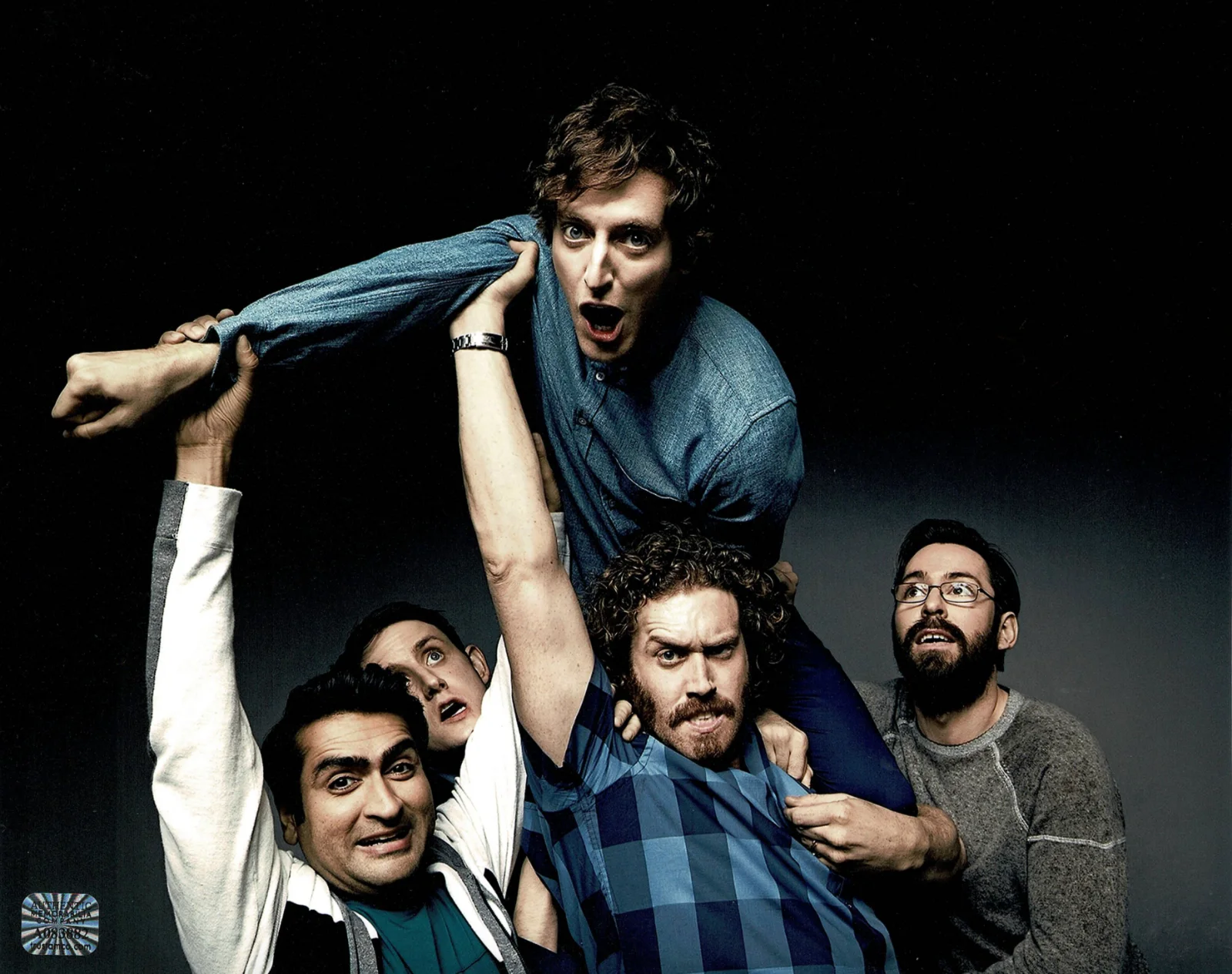 Thomas Middleditch — Thomas Middleditch Silicon Valley Autographed Signed 8x10 Photo AMCo COA 5024