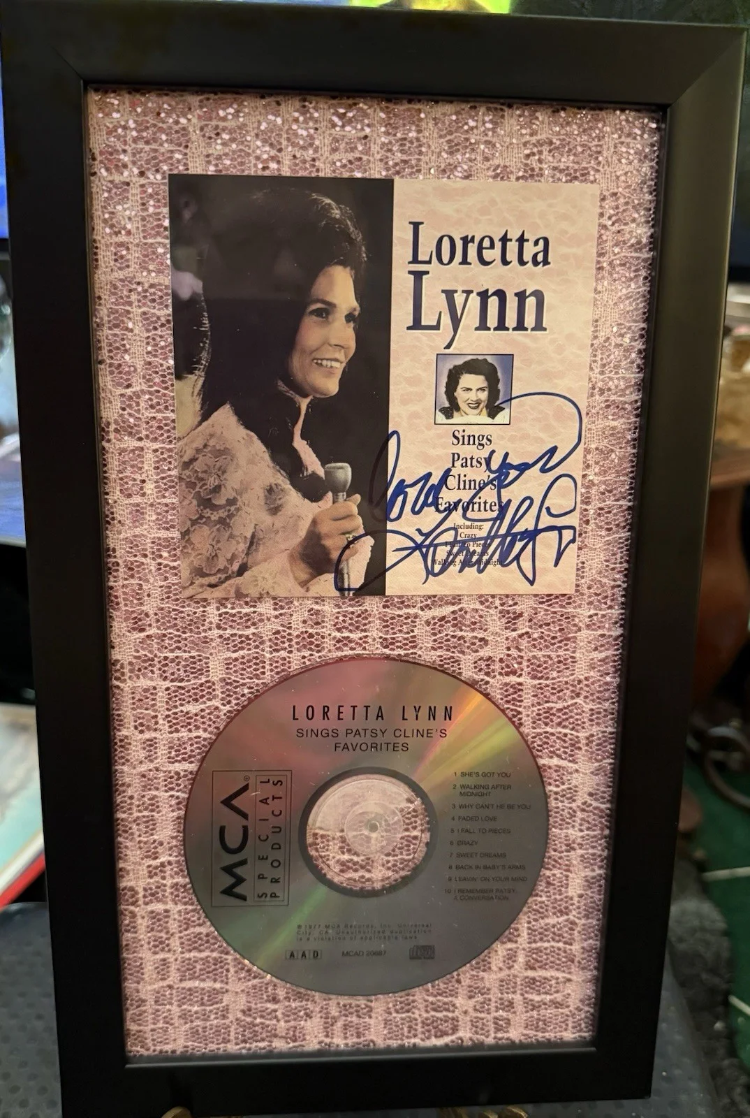 Loretta Lynn “Sings Patsy Cline Songs” CD Autographed & Framed, image 5