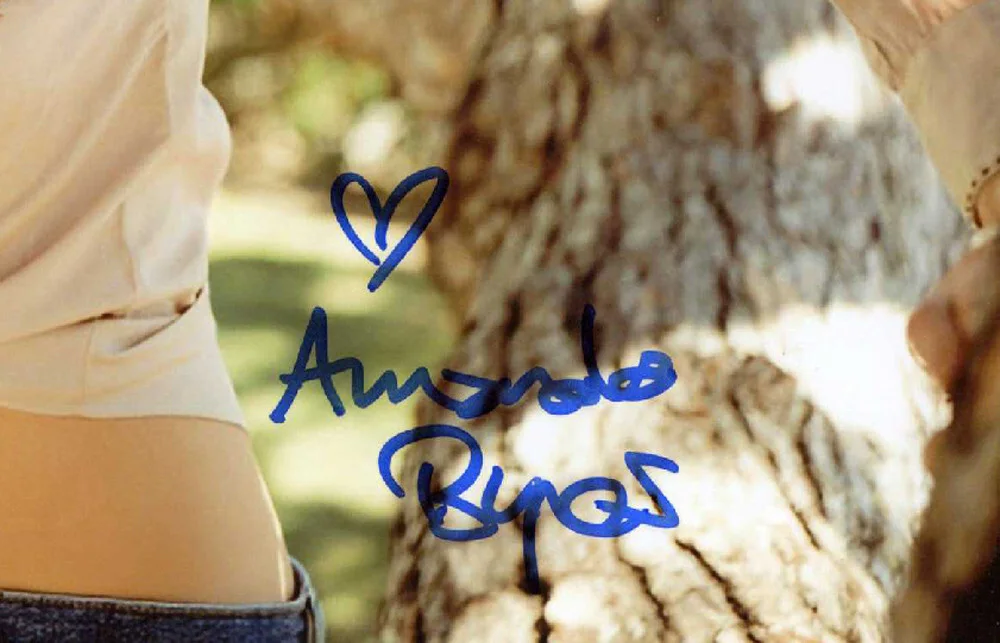 AMANDA BYNES SIGNED AUTOGRAPHED 11x14 PHOTO WHAT A GIRL WANTS EASY A BECKETT BAS, изображение 2