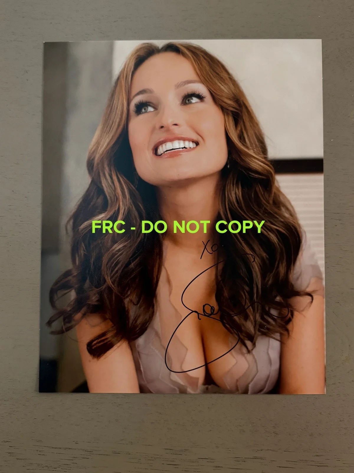 Giada De Laurentiis — Giada De Laurentiis Signed 8x10 Color Cleavage Photo Food Network Celebrity Chef