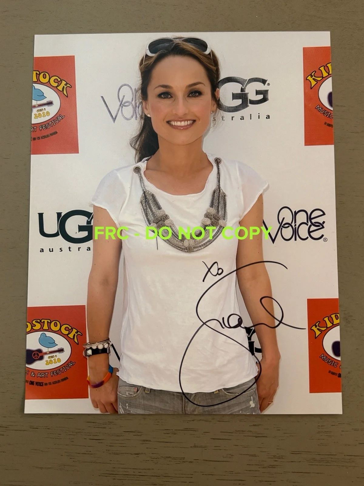 Giada De Laurentiis — Giada De Laurentiis Signed 8x10 Color Photo Food Network Celebrity Chef SEXY