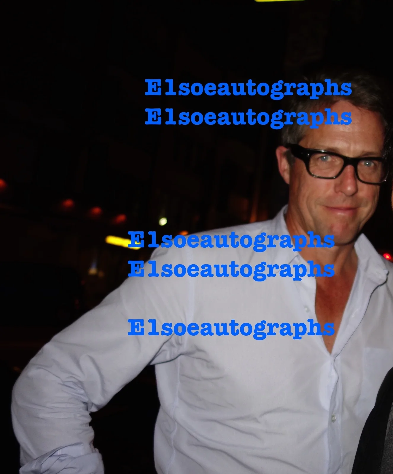 Hugh Grant — Hugh Grant signed Four Weddings 8x10 Photo in person. Exact Proof. Bridget Jones, изображение 2