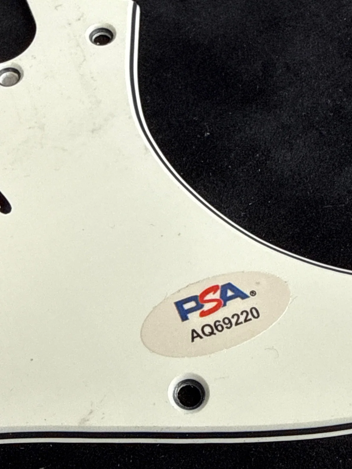Zoe Saldana — Zoe Saldana Signed Electric Guitar Pick Guard PSA AQ69220, изображение 2