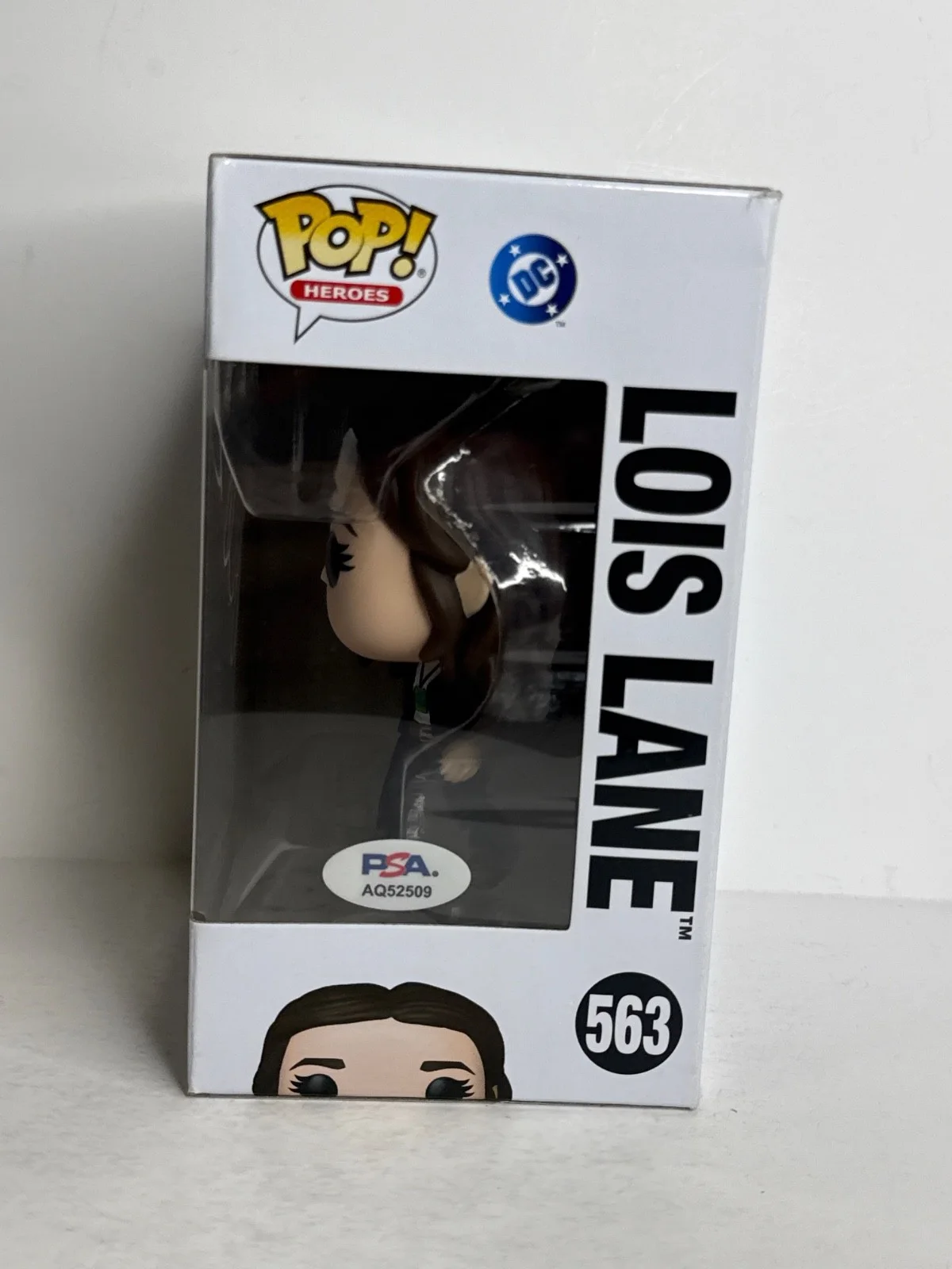 Rachel Brosnahan — Rachel Brosnahan Signed Lois Lane Superman Funko #563 PSA AQ52509, изображение 2